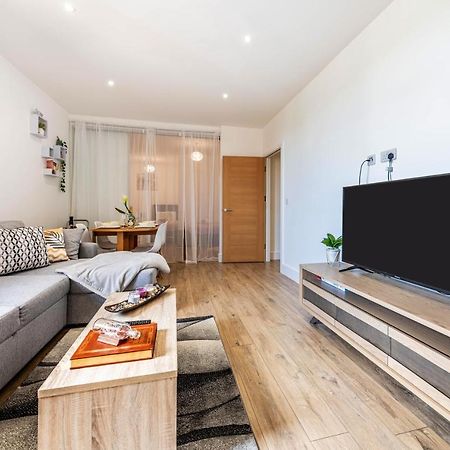 Mission Wave - Venture Apartment Staines-upon-Thames Eksteriør billede