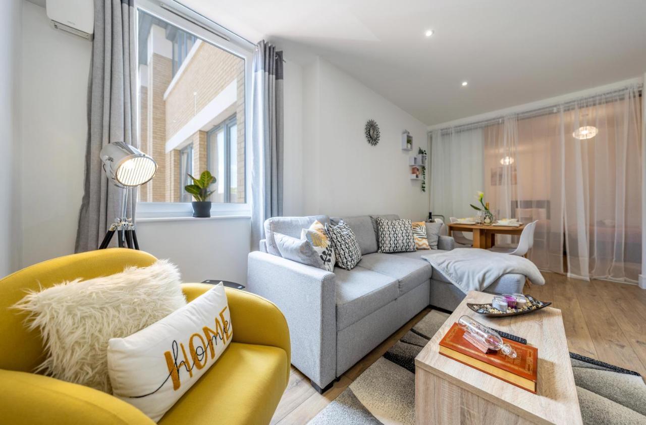 Mission Wave - Venture Apartment Staines-upon-Thames Eksteriør billede
