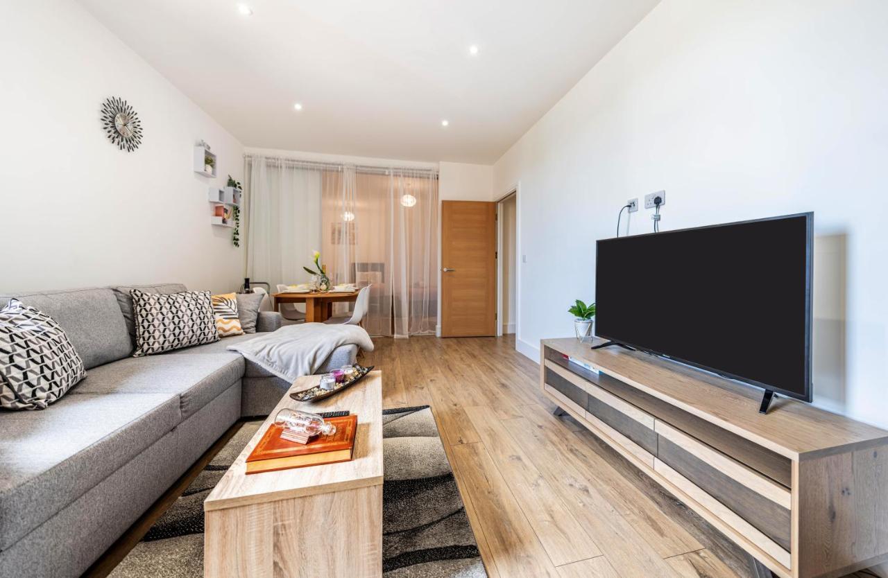 Mission Wave - Venture Apartment Staines-upon-Thames Eksteriør billede
