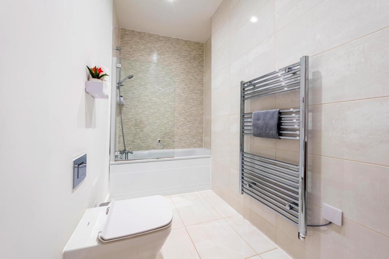 Mission Wave - Venture Apartment Staines-upon-Thames Eksteriør billede
