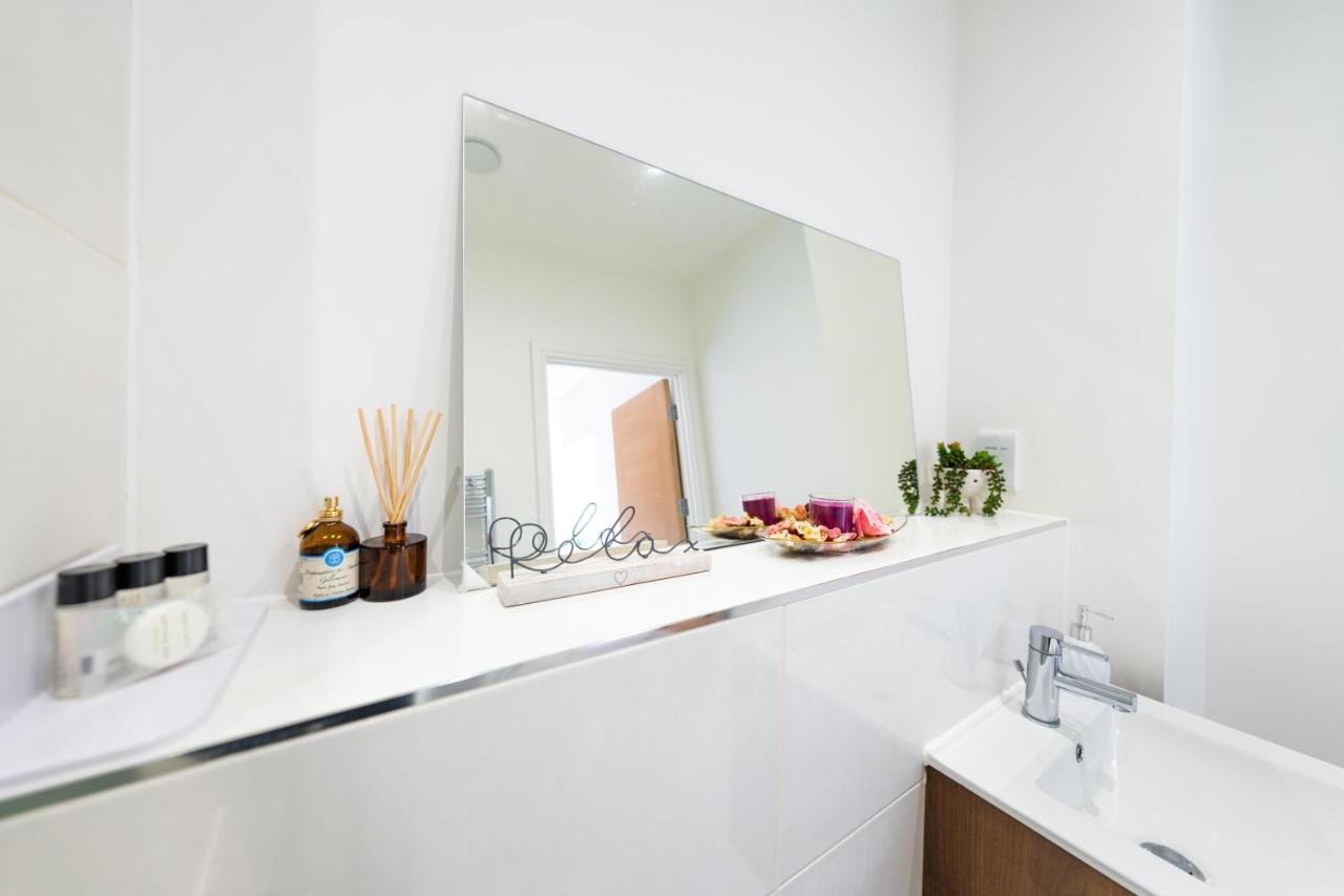 Mission Wave - Venture Apartment Staines-upon-Thames Eksteriør billede