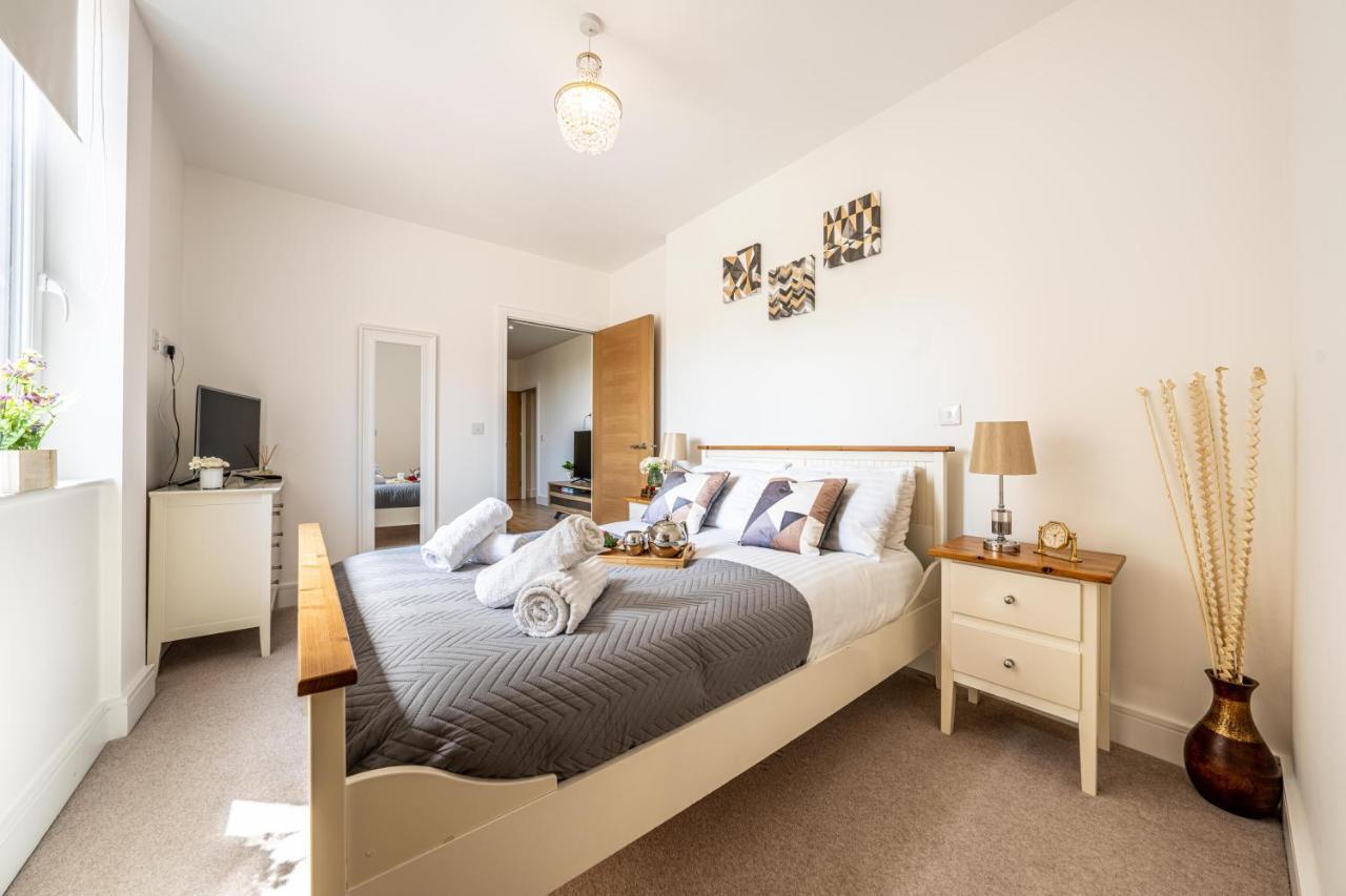 Mission Wave - Venture Apartment Staines-upon-Thames Eksteriør billede