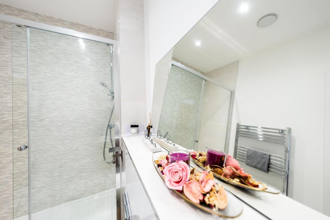 Mission Wave - Venture Apartment Staines-upon-Thames Eksteriør billede