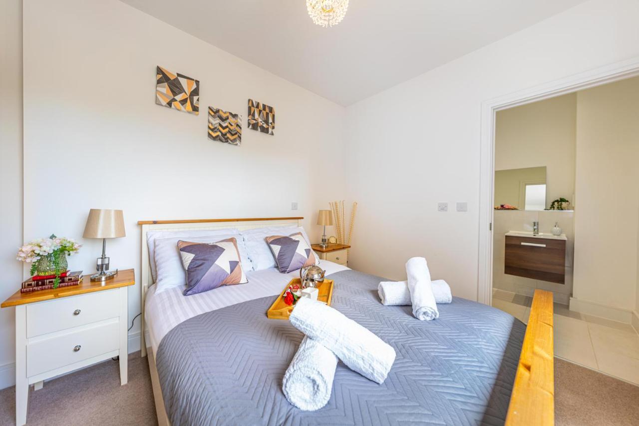 Mission Wave - Venture Apartment Staines-upon-Thames Eksteriør billede