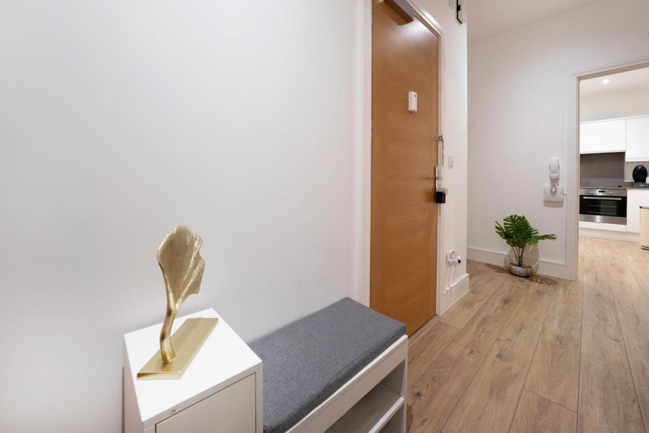 Mission Wave - Venture Apartment Staines-upon-Thames Eksteriør billede