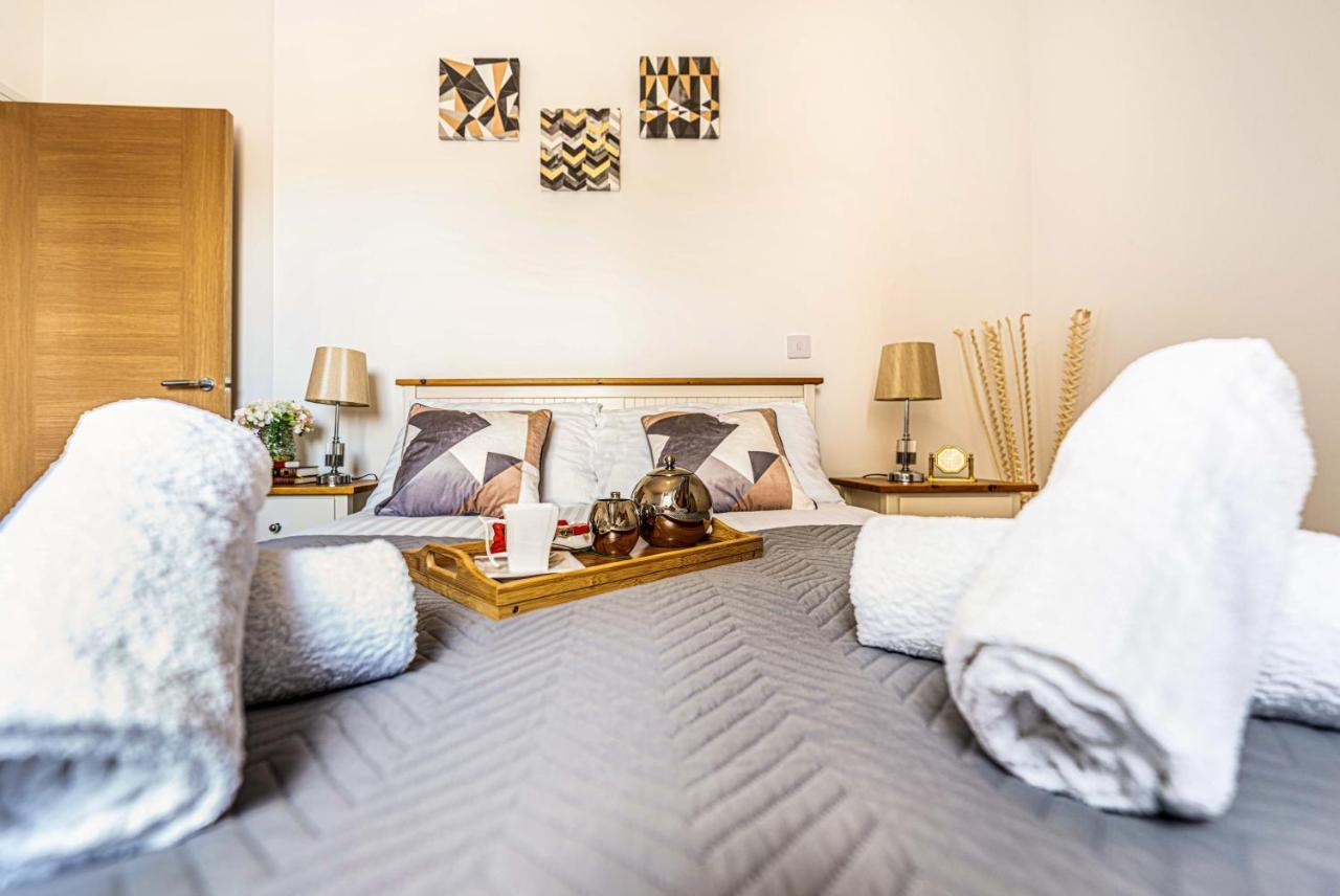 Mission Wave - Venture Apartment Staines-upon-Thames Eksteriør billede