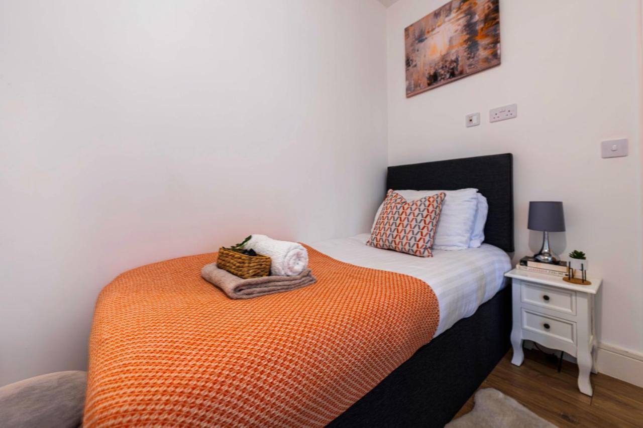 Mission Wave - Venture Apartment Staines-upon-Thames Eksteriør billede