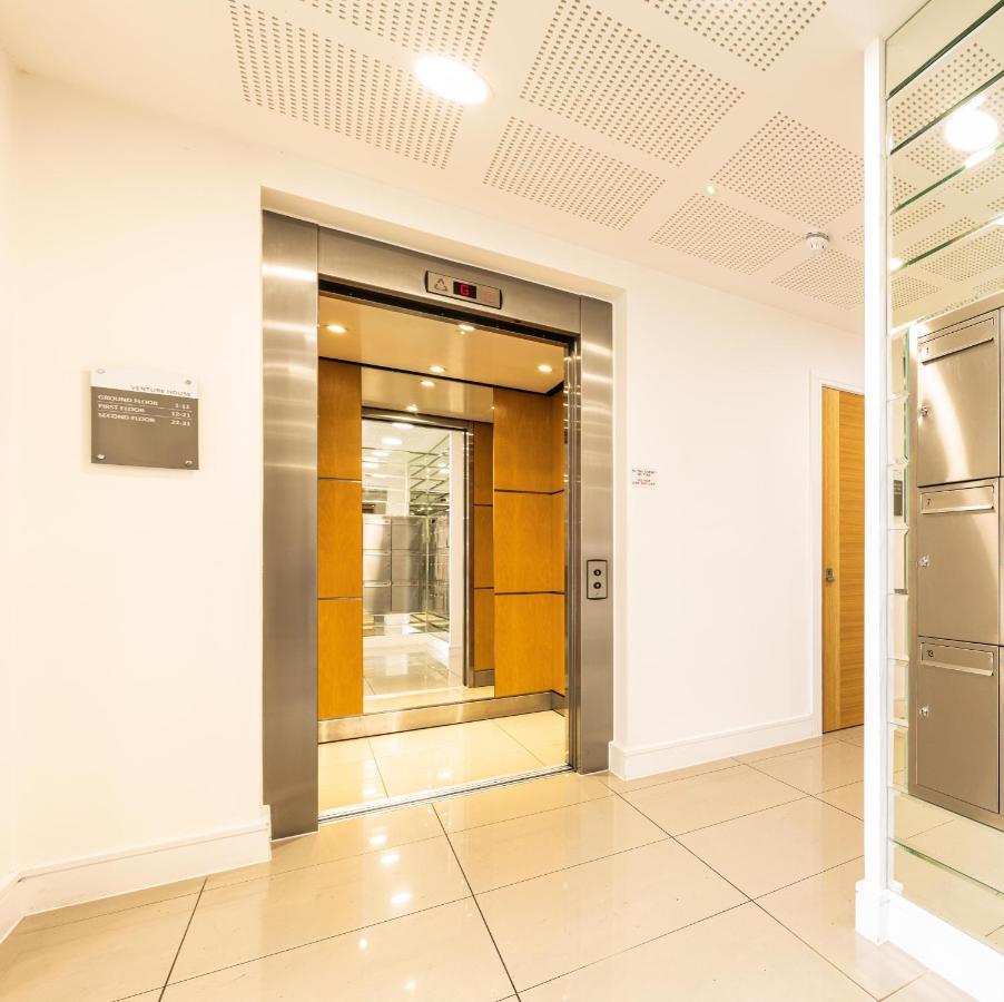 Mission Wave - Venture Apartment Staines-upon-Thames Eksteriør billede